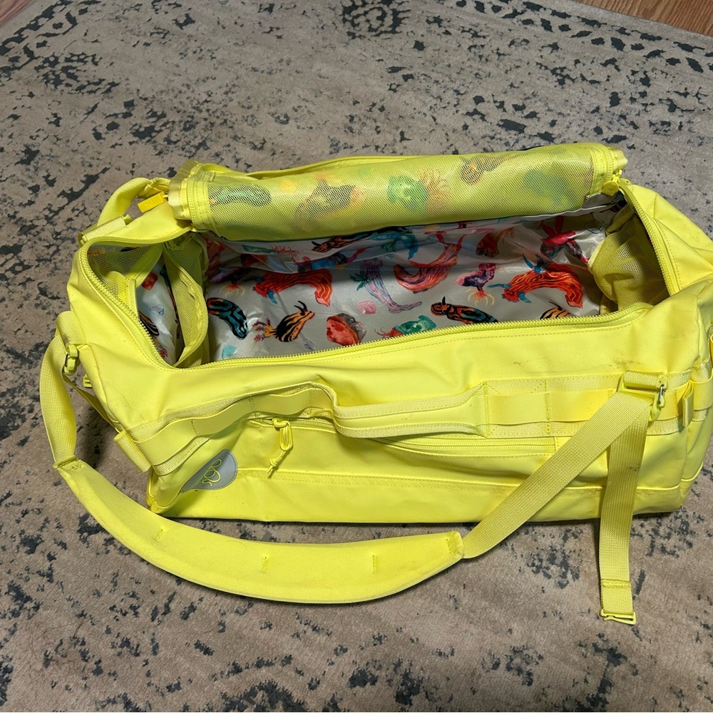 Baboon to the Moon Go Bag Small Go Bag Neon Yellow Limoncello Lisa Rampilli 40L